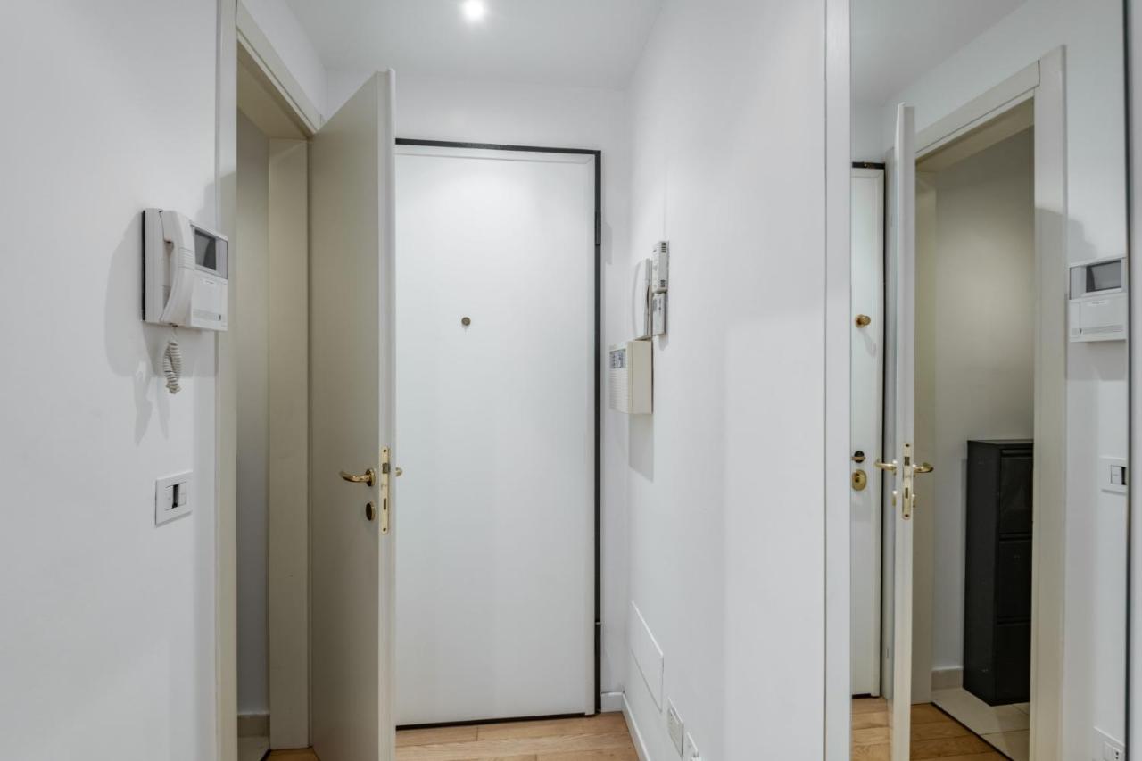 Easylife - Sofisticato Monolocale Con Terrazzino Nel Cuore Di Porta Venezia Milan Bagian luar foto